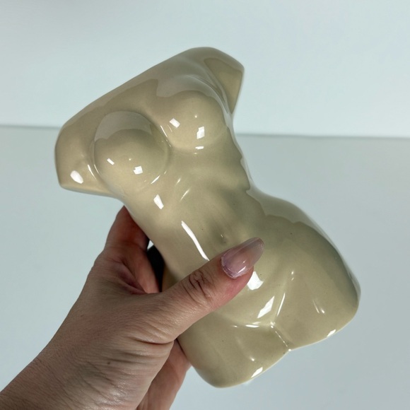 Modern Cream Ceramic Women's Body Nude Stem Vase - Picture 5 of 8